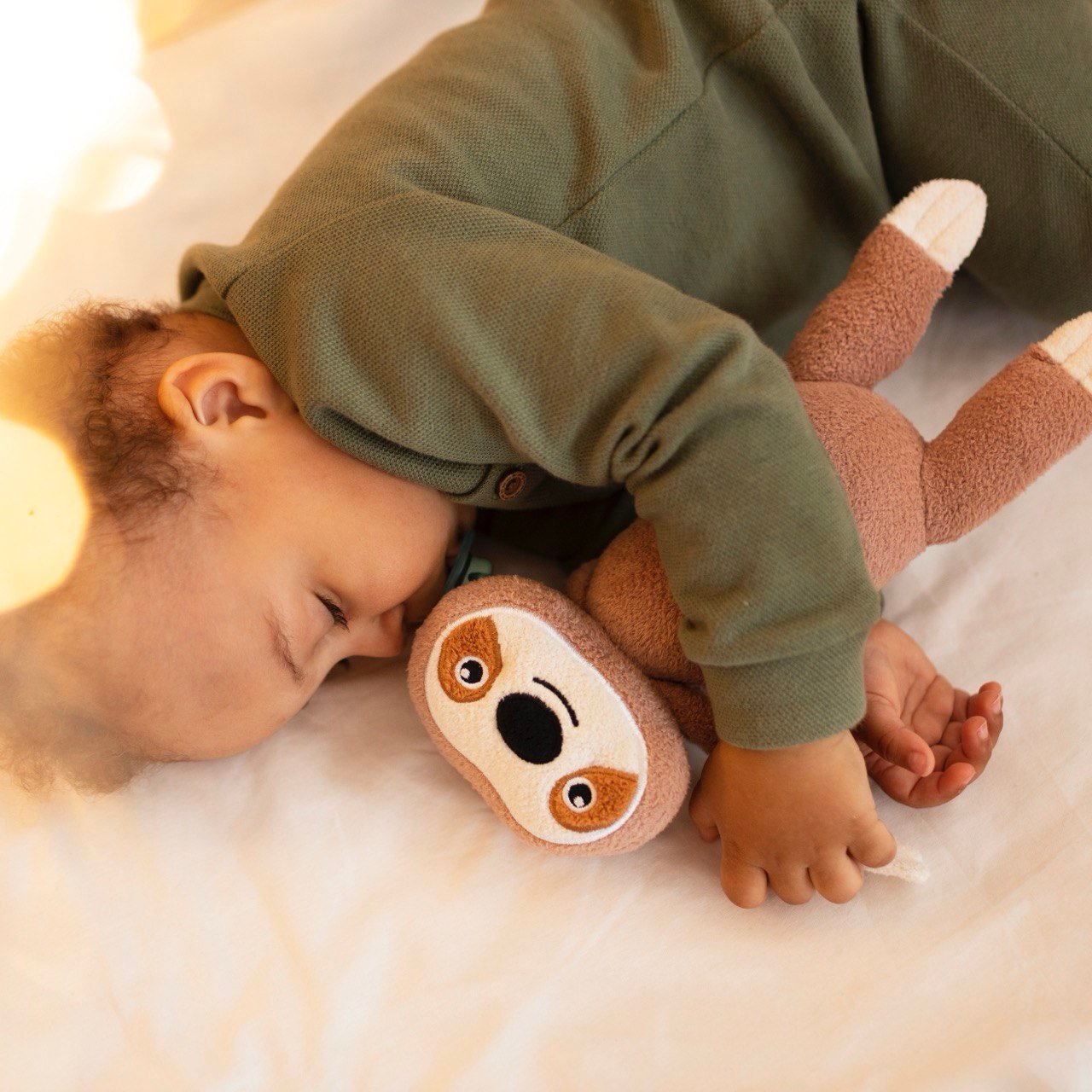 Baby slaapt rustig, oplossing voor slaapproblemen baby