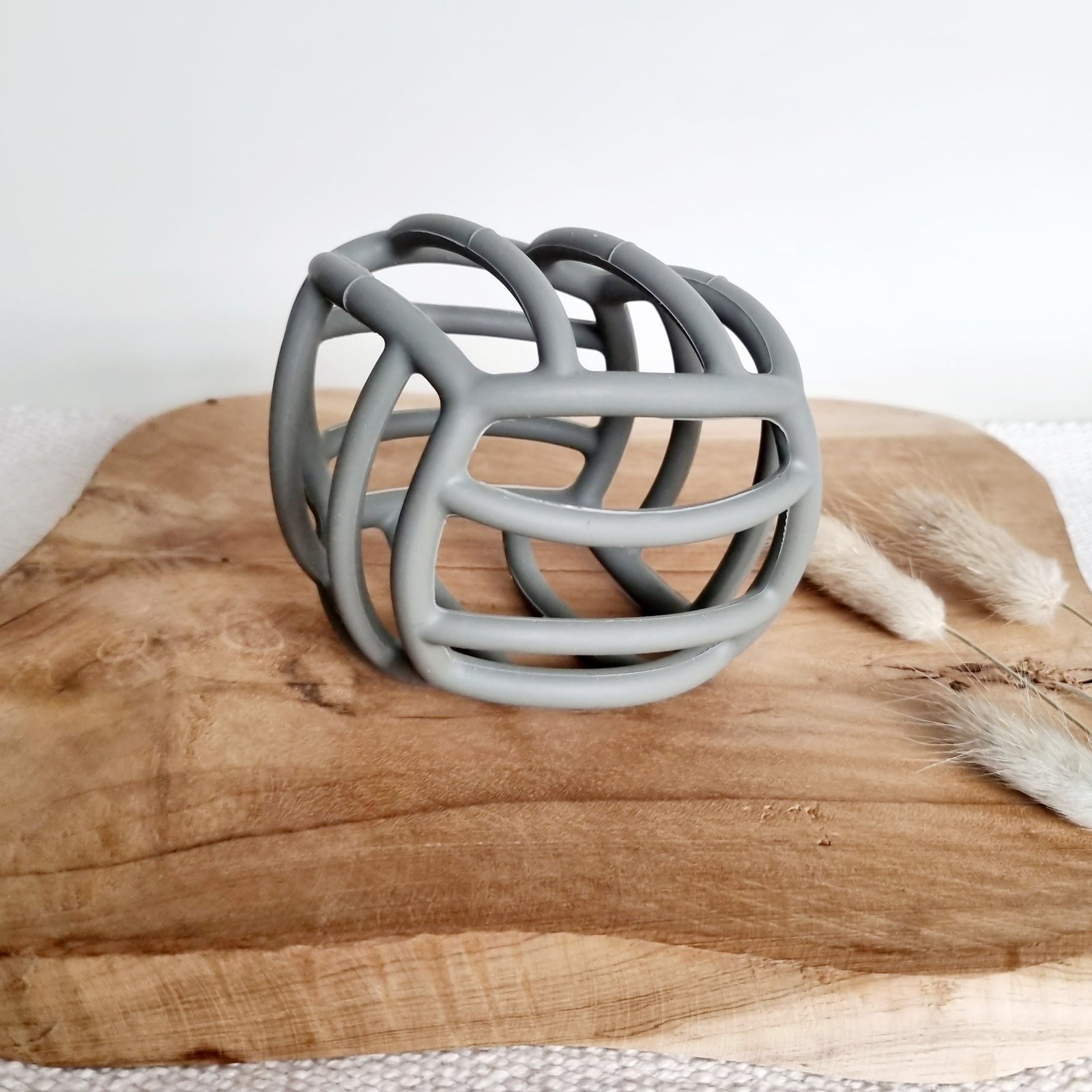 e7e75f2d-b4fa-44d8-9de0-36d984f5e4db Siliconen flexibele motoriek bal - Salie - Afbeelding 1